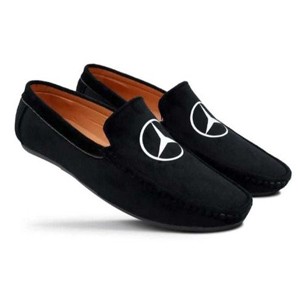 Relaxed Attractive Men Formal Shoes