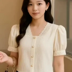 Women's white cotton  T SHIRT